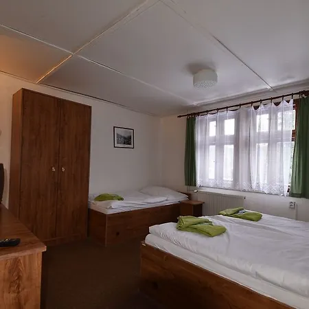 Πανσιόν Lucerna 2*